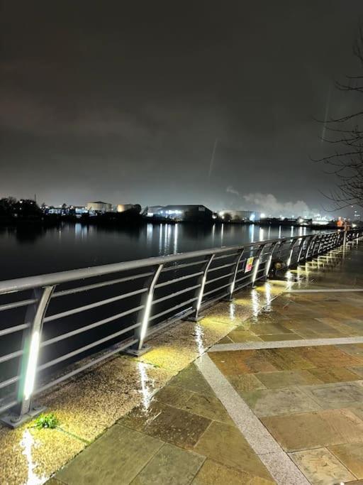 Mediacity Studio Apartment Salford-Quays Манчестер Екстер'єр фото
